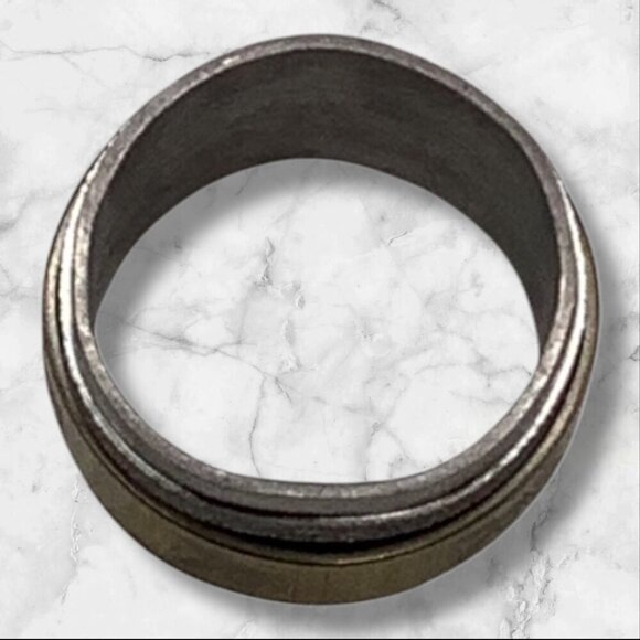 Bunny Logo Stainless Steel Unisex Gold Tone Ring With Textured Finish Size‎ 7 - Picture 4 of 7